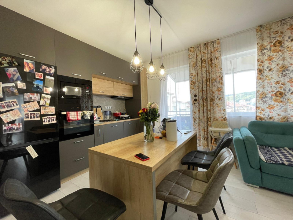 Apartament de 3 camere, terasa de 50 mp, bloc cu lift, parcari subterane