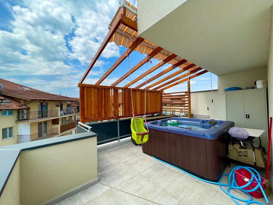 Apartament de 3 camere, terasa de 50 mp, bloc cu lift, parcari subterane