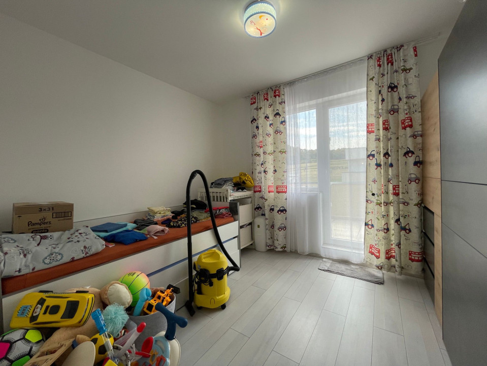 Apartament de 3 camere, terasa de 50 mp, bloc cu lift, parcari subterane