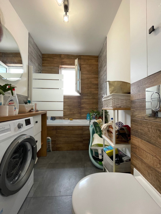 Apartament de 3 camere, terasa de 50 mp, bloc cu lift, parcari subterane