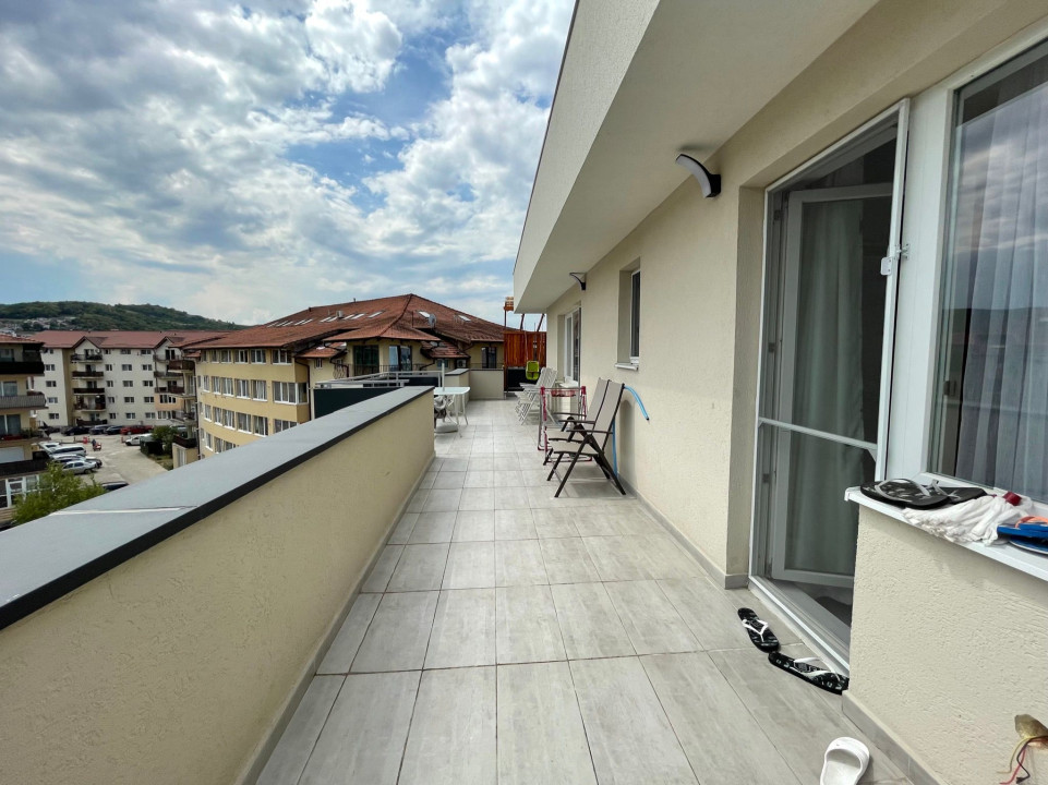 Apartament de 3 camere, terasa de 50 mp, bloc cu lift, parcari subterane