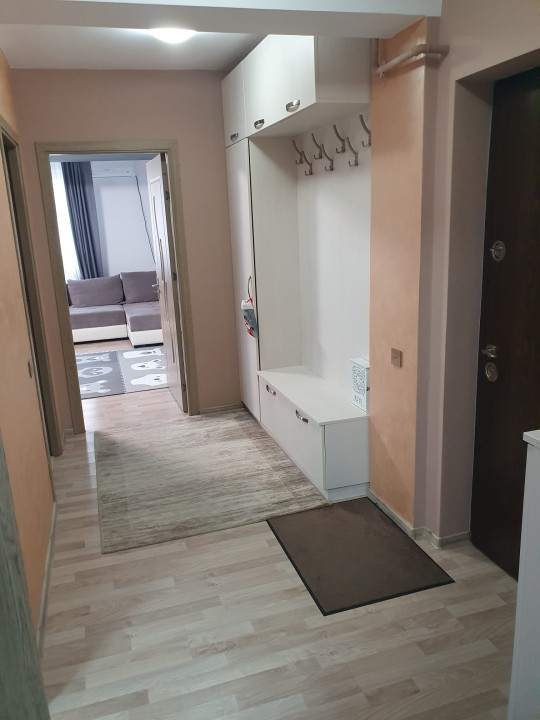 Apartament decomandat, 54 mp, 2 balcoane, parcare, zona Eroilor