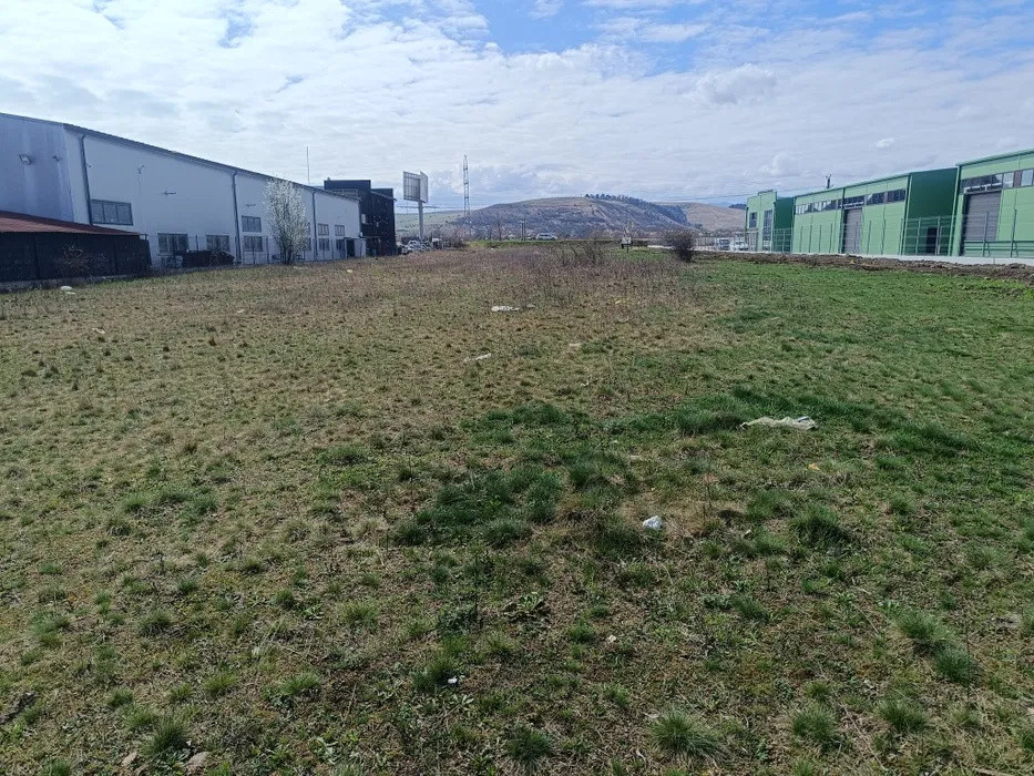 Teren de inchiriat la strada  , DN 1 