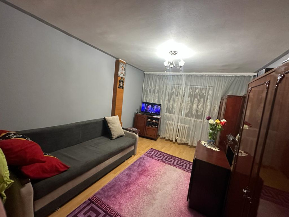 Garsoniera cu bucatarie si baie separata, 22 mp, zona Expo