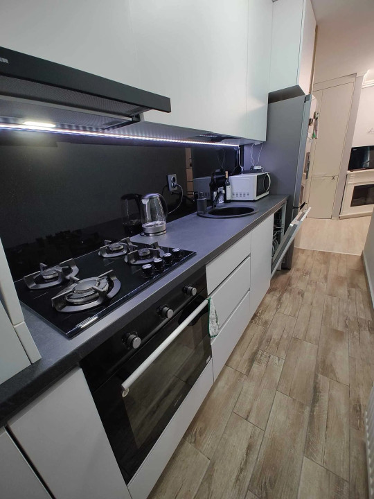 Inchiriez Apartament 2 Camere, Zona Eroilor