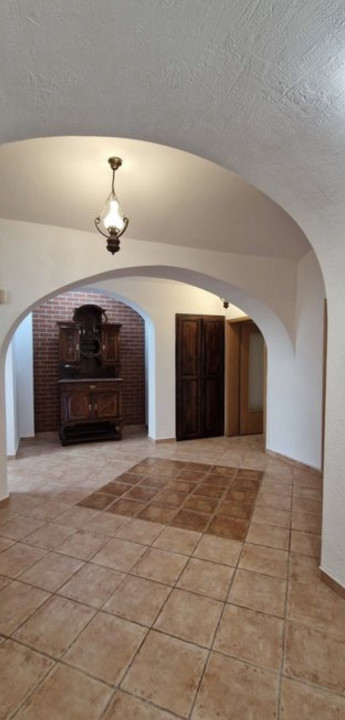 Apartament de 4 camere la casa , 170 mp, zona Semi-centrală 