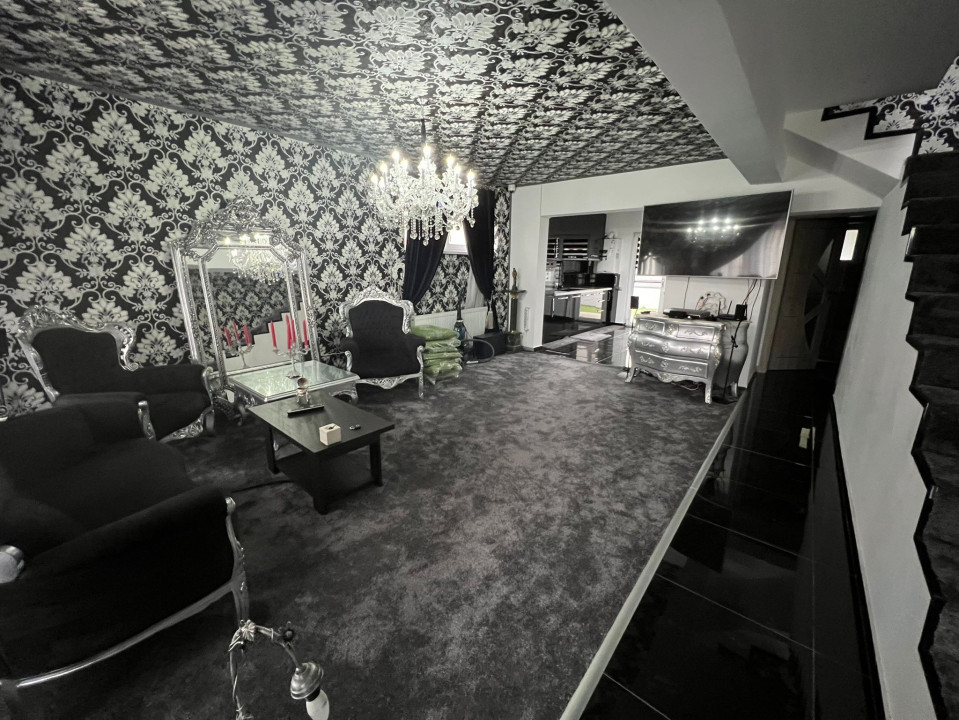 Triplex dispus pe 3 nivele, zona Teilor cu garaj subteran