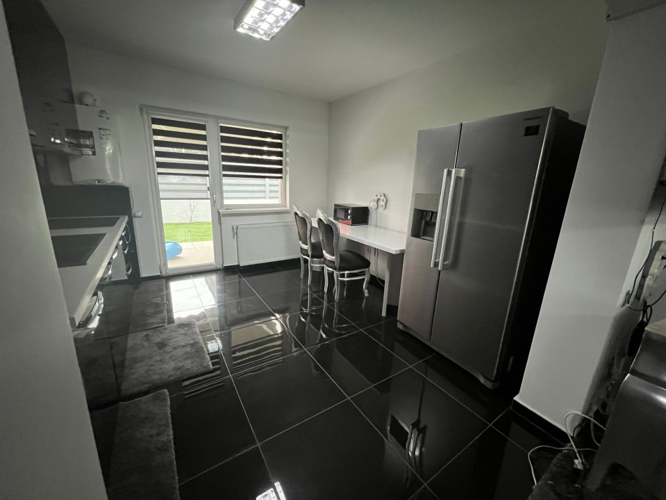 Triplex dispus pe 3 nivele, zona Teilor cu garaj subteran