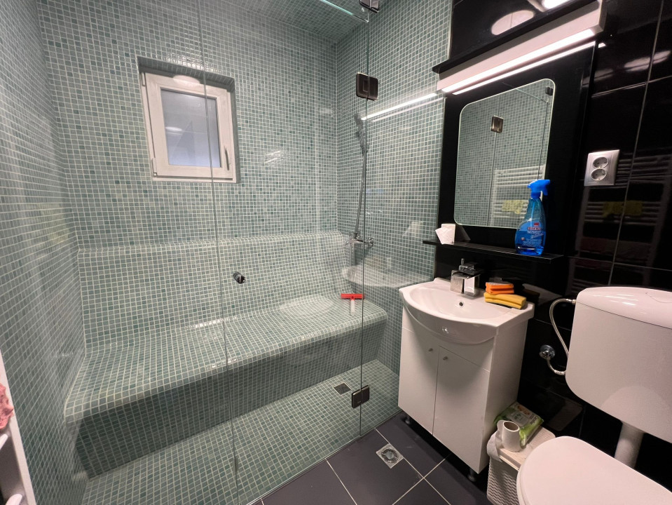 Triplex dispus pe 3 nivele, zona Teilor cu garaj subteran