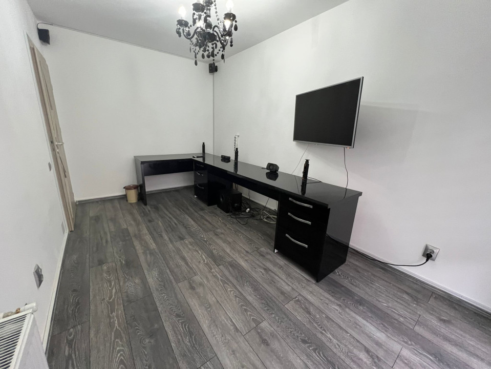 Triplex dispus pe 3 nivele, zona Teilor cu garaj subteran