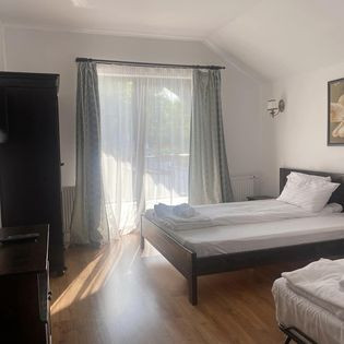 Casa de vanzare 360mp utili, 1500mp teren , Salicea