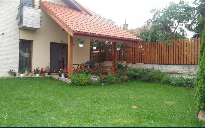 Casa individuala, 180 MP cu curte, Europa