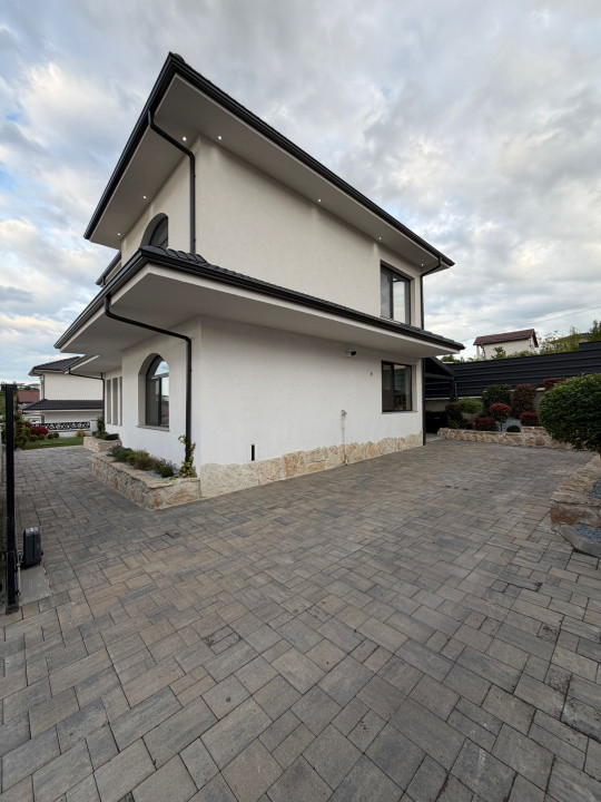 Casa individuala cu 5 camere mobilata utilata, 146 mp, teren 400 mp, Dezmir