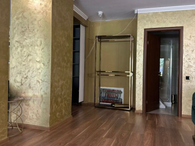 Spatiu comercial de vanzare, 84MP, preluare chiriasi , Sopor