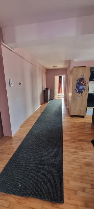 Apartament 3 Camere, 2 parcari ,3 balcoane, 68 mp, Zona Subcetate