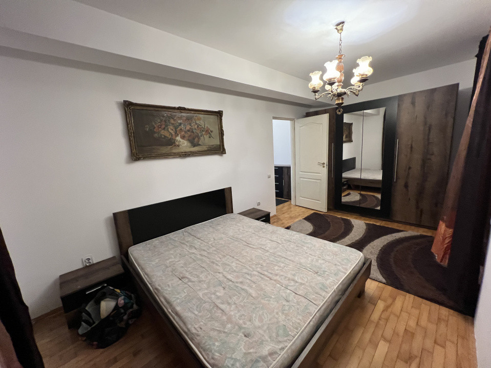 Apartament 3 Camere, 2 parcari ,3 balcoane, 68 mp, Zona Subcetate