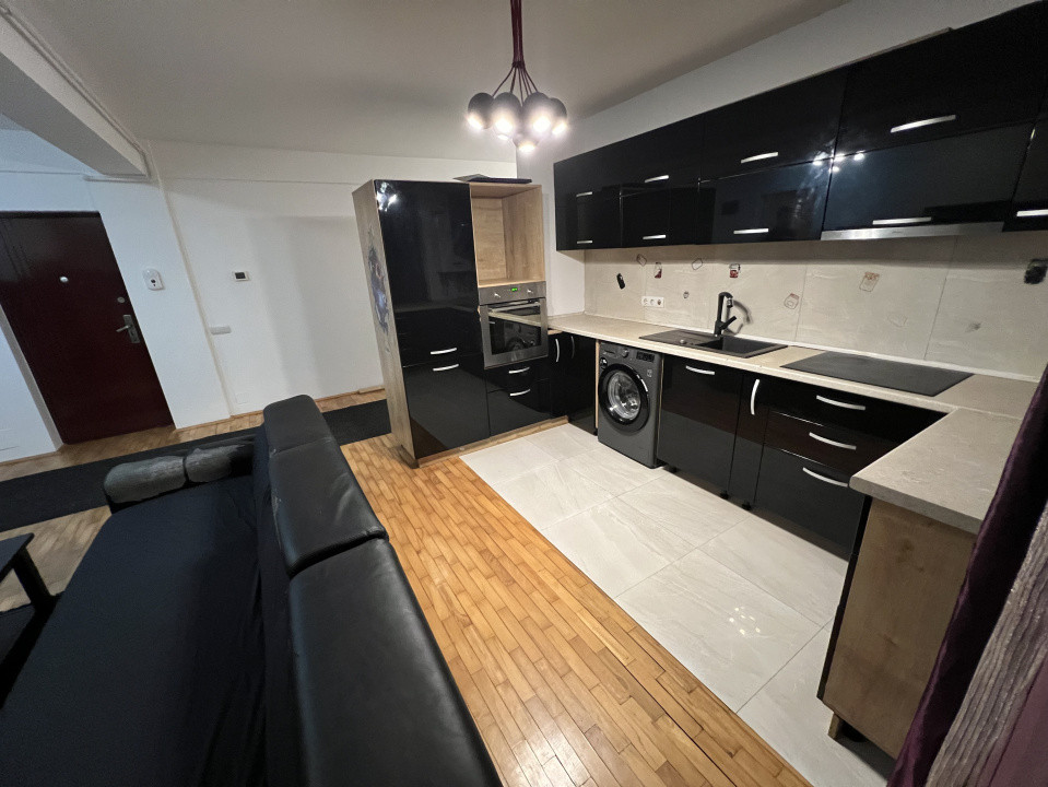 Apartament 3 Camere, 2 parcari ,3 balcoane, 68 mp, Zona Subcetate