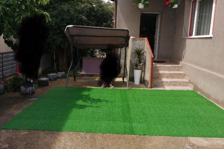 Casa cu 3 camere si curte  cu suprafata de 185 MP, la cheie intre lacuri