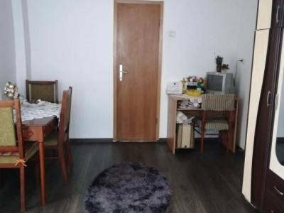 Casa cu 3 camere si curte  cu suprafata de 185 MP, la cheie intre lacuri