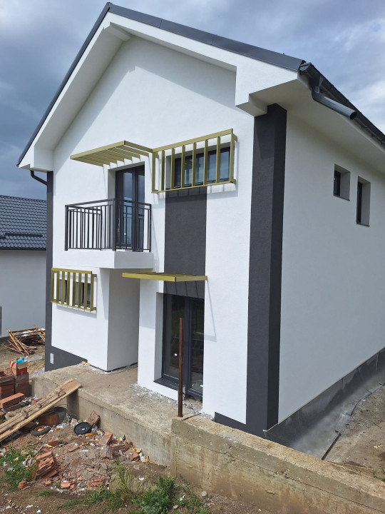 Casa individuală cu CF, 120 mp utili, semifinisată, zona Sannicoara 