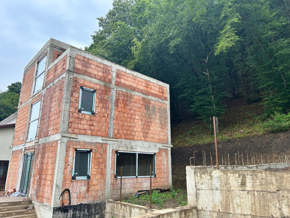 Casa individuala, 103 mp, terasa circulabila, zona Sub Cetate