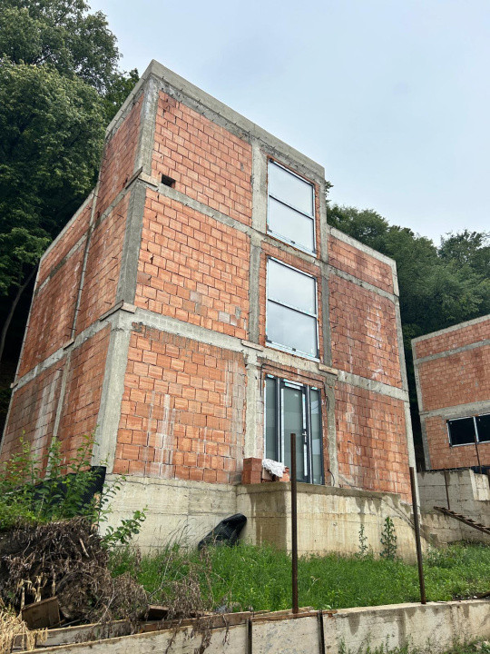 Casa individuala, 103 mp, terasa circulabila, zona Sub Cetate