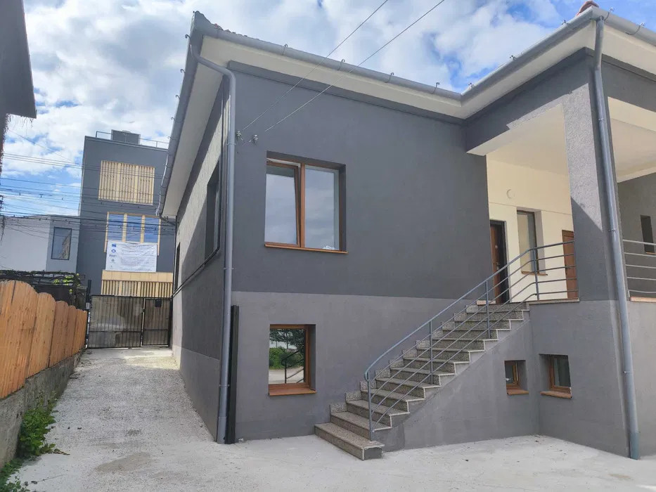 Spatiu in Vila de inchiriat , zona Centrala , 300 mp, 7 Parcari