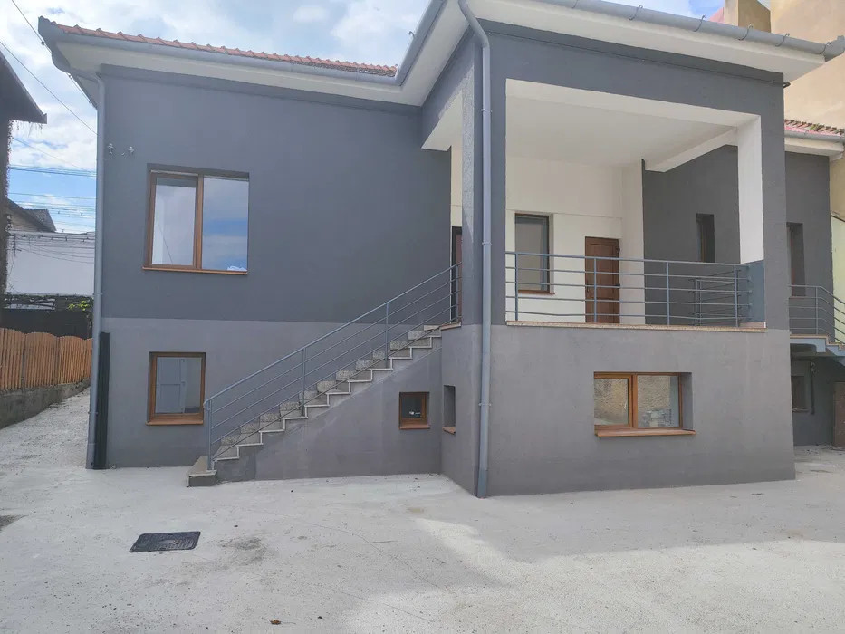 Spatiu in Vila de inchiriat , zona Centrala , 300 mp, 7 Parcari