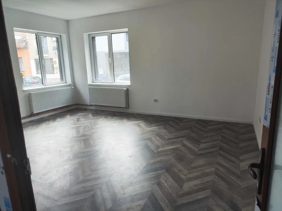 Spatiu in Vila de inchiriat , zona Centrala , 300 mp, 7 Parcari