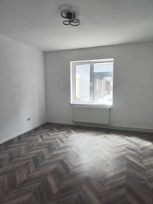 Spatiu in Vila de inchiriat , zona Centrala , 300 mp, 7 Parcari