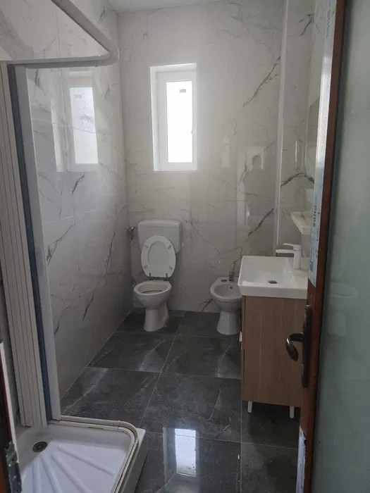 Spatiu in Vila de inchiriat , zona Centrala , 300 mp, 7 Parcari