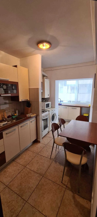 Apartament 2 Camere, Decomandat, Zona Florilor