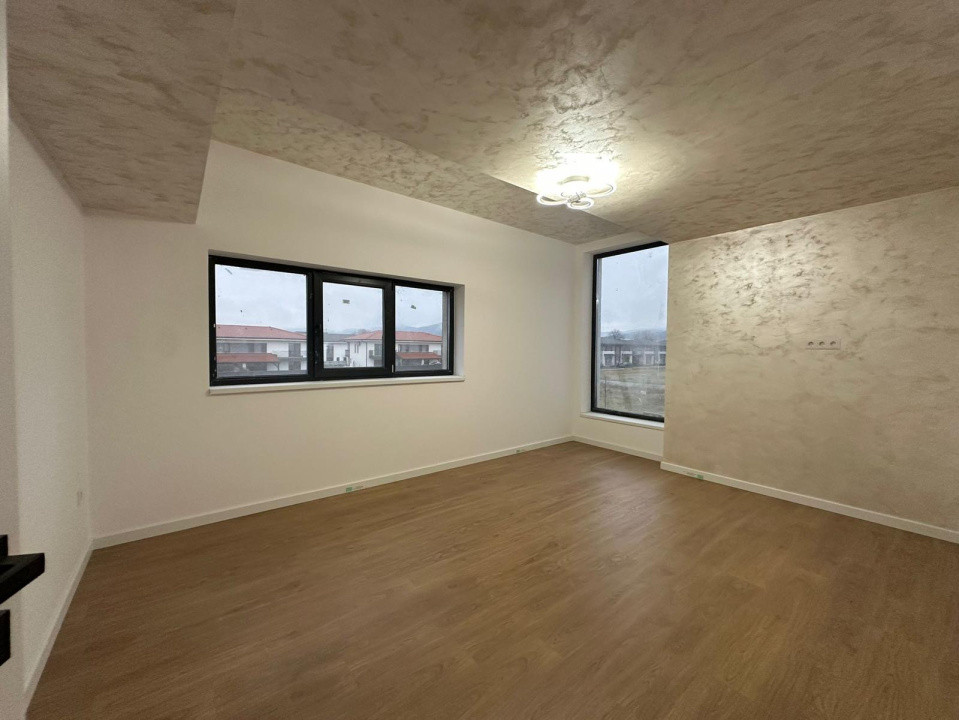 Casa individuala, 4 camere, 110 mp, Ultrafinisata, Zona Iazului