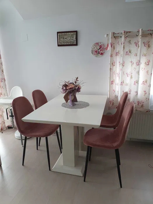 Apartament cu 2 camere, 56 mp, zona Florilor