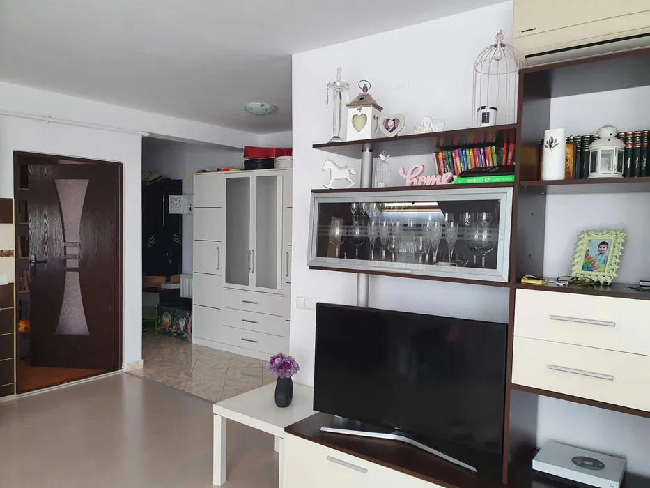 Apartament cu 2 camere, 56 mp, zona Florilor