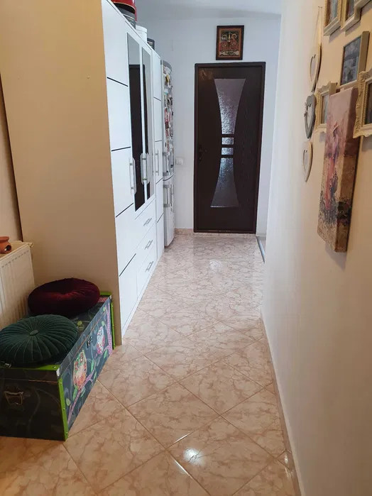 Apartament cu 2 camere, 56 mp, zona Florilor