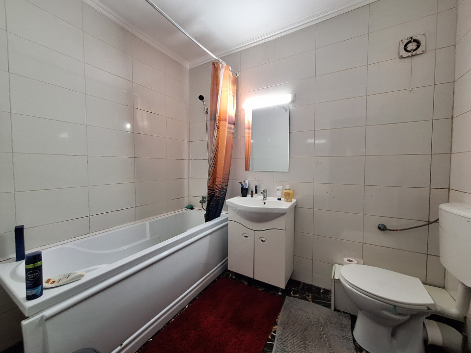 Apartament cu 2 camere, decomandat, 48 mp, parcare, zona Florilor