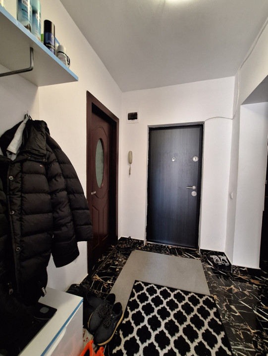 Apartament cu 2 camere, decomandat, 48 mp, parcare, zona Florilor