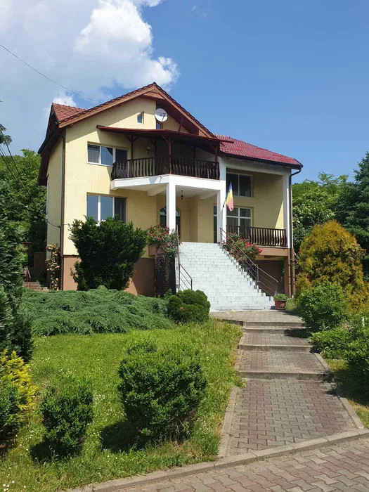 Casa de vanzare 450mp, teren 3200mp in Grigorescu