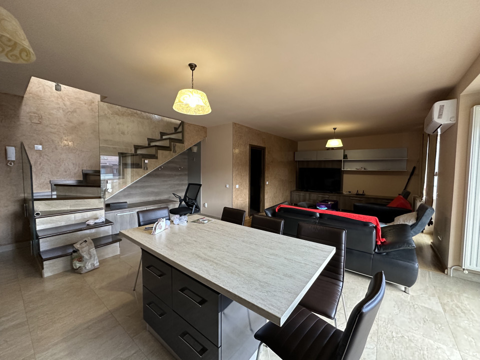 Apartament modern 100 mp pe 2 niveluri, Eroilor 