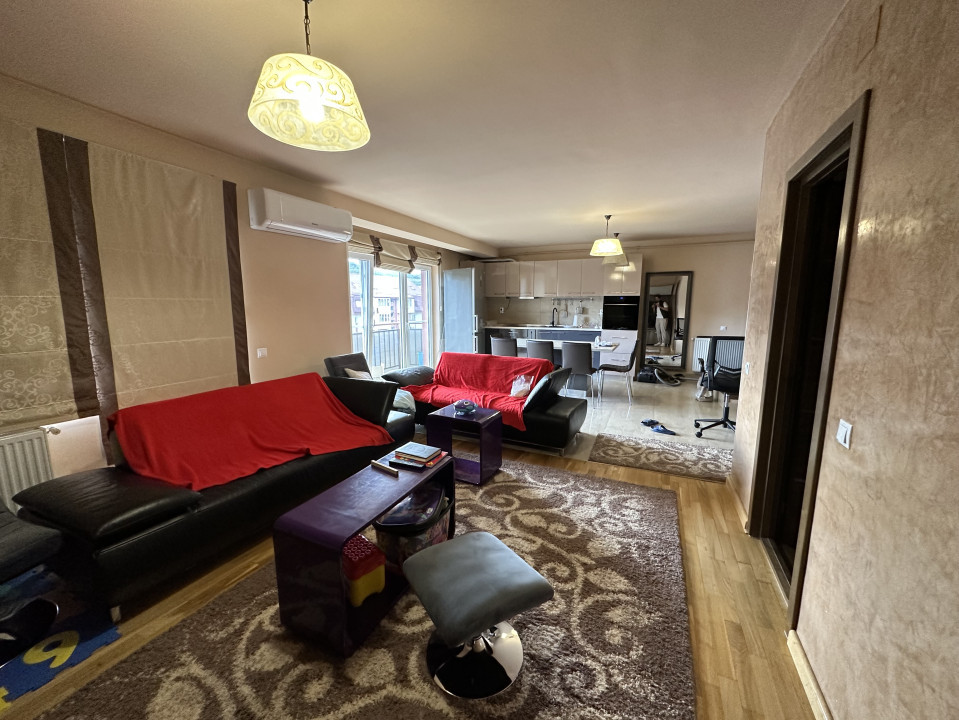 Apartament modern 100 mp pe 2 niveluri, Eroilor 