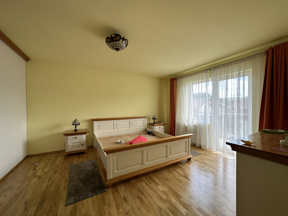 Apartament modern 100 mp pe 2 niveluri, Eroilor 