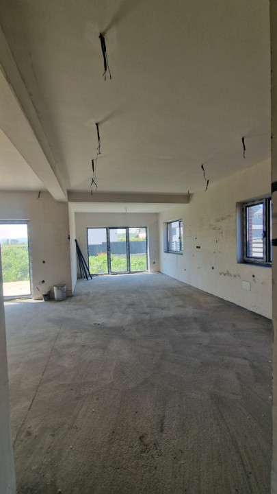 Casa individuala, 142mp, teren de 350mp, zona KM 17
