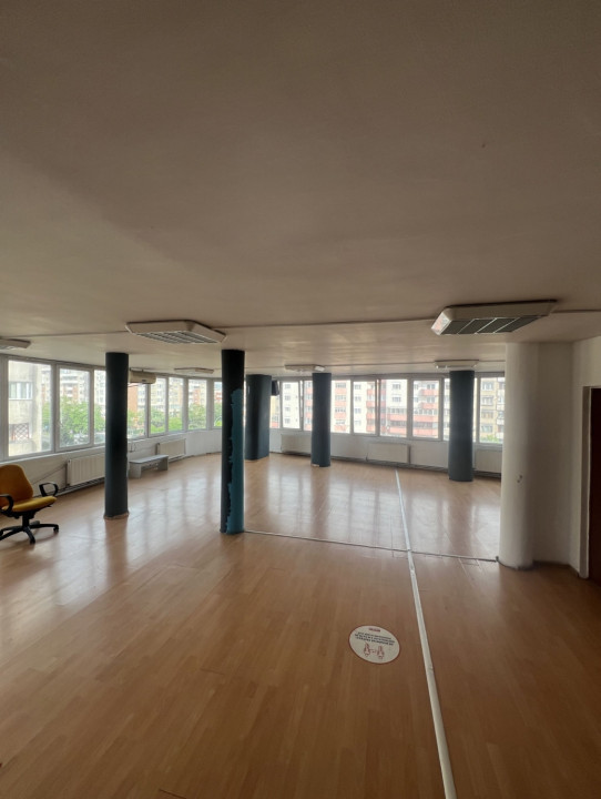 Spatiu Comercial de inchiriat pe 2 nivele, 300 MP, zona Piata Marasti 