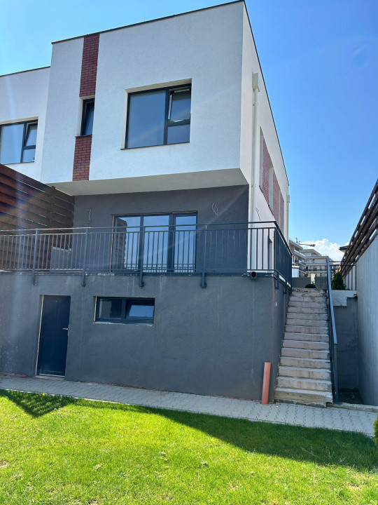 Duplex 4 camere 137 mp / zona Vivo / Pompa de caldura / Panouri Fotovoltaice 