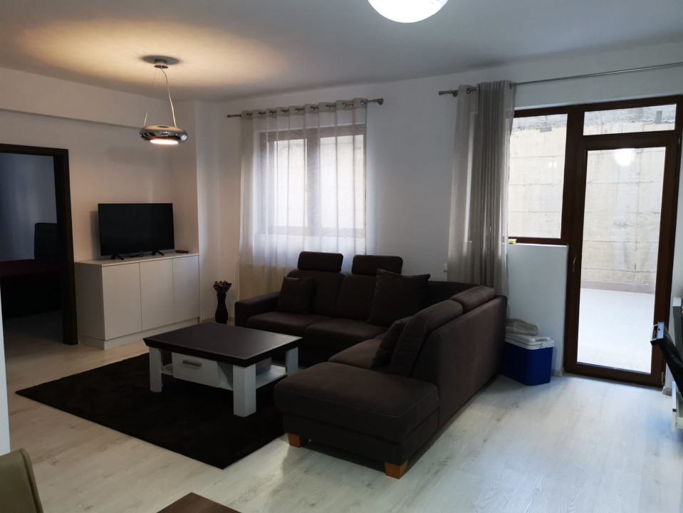 Apartament cu 3 camere, 77 mp, terasa 68 mp, parcare, zona Baciu