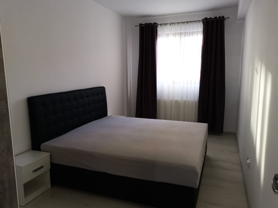 Apartament cu 3 camere, 77 mp, terasa 68 mp, parcare, zona Baciu