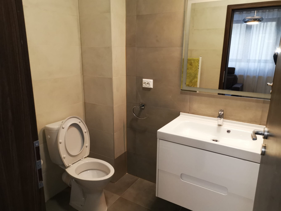 Apartament cu 3 camere, 77 mp, terasa 68 mp, parcare, zona Baciu