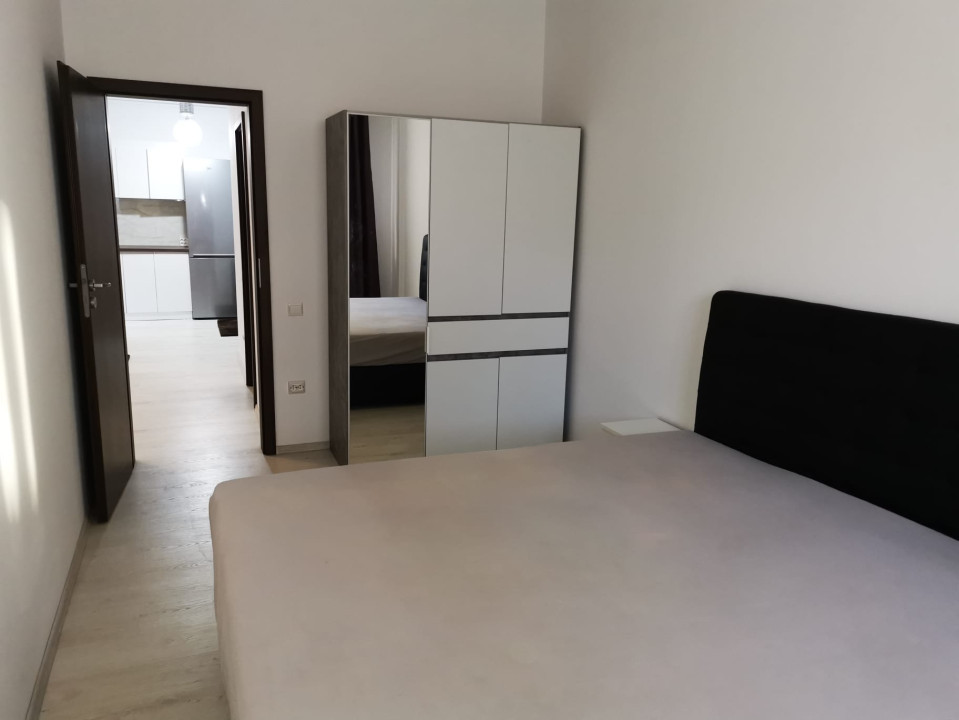 Apartament cu 3 camere, 77 mp, terasa 68 mp, parcare, zona Baciu