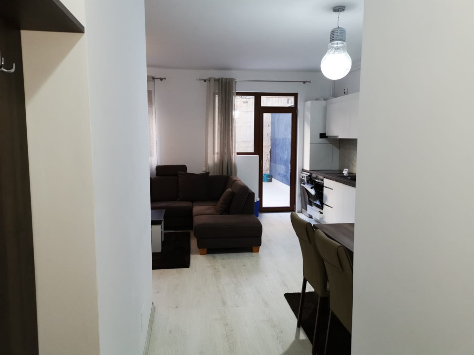 Apartament cu 3 camere, 77 mp, terasa 68 mp, parcare, zona Baciu
